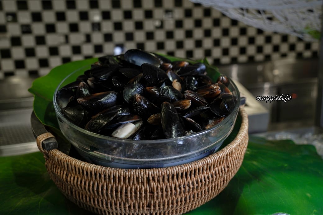 台北凱撒大飯店Checkers自助餐吃到飽推薦，$699現切牛排，紅白酒無限暢飲，台北CP值最高自助餐！