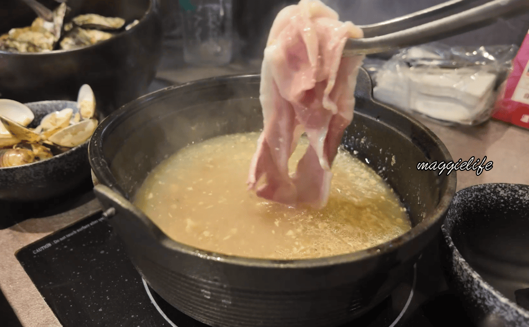 蠔串火鍋串烤店，生蠔鮮蝦蛤蜊加串烤吃到飽，林口老街美食，太划算拉