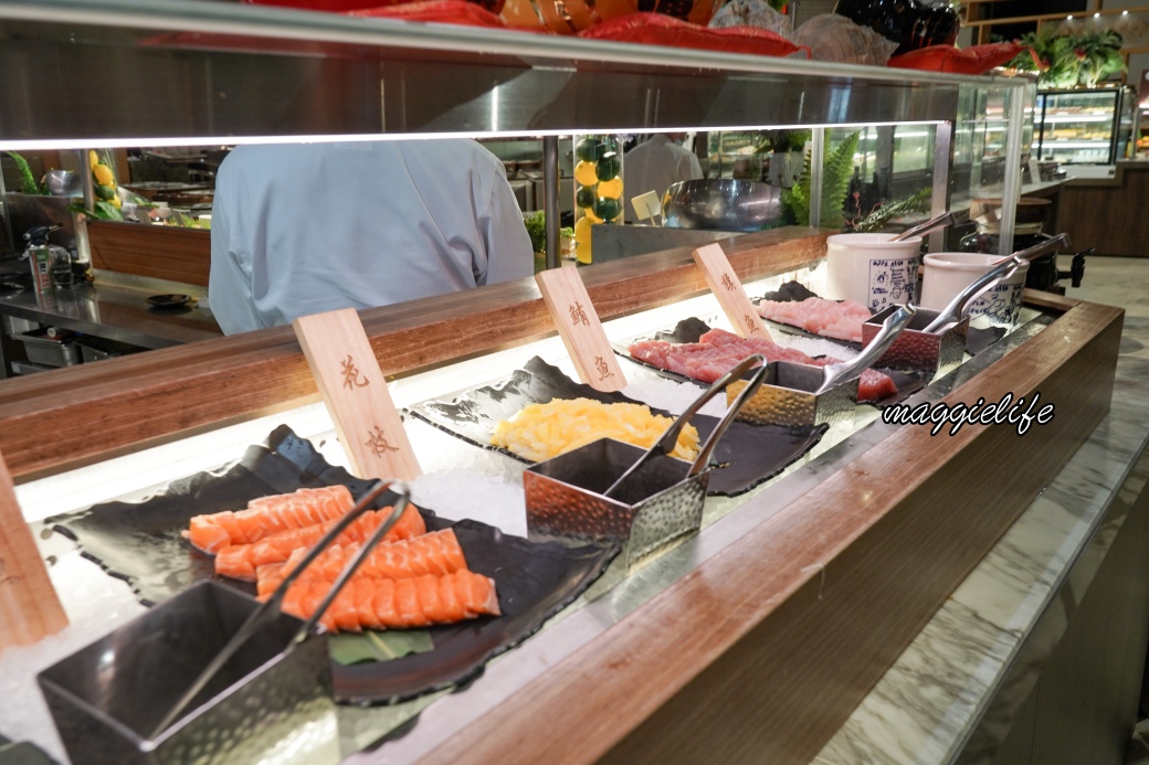 12 kitchen sea food buffetdsc06074