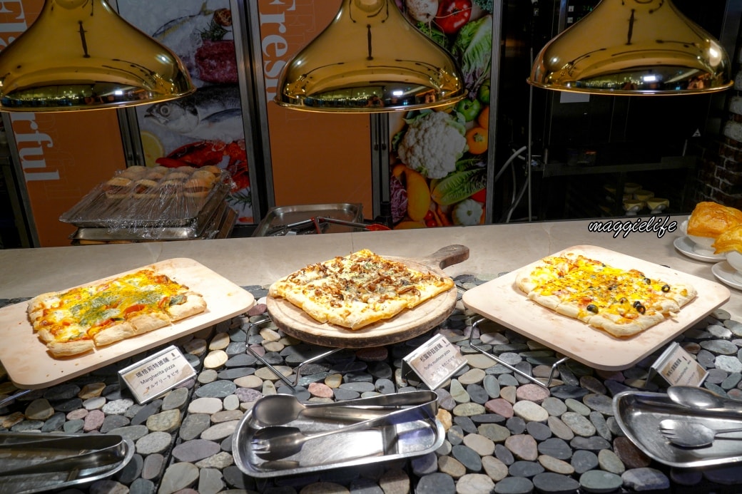 台北凱達大飯店百宴自助餐吃到飽,只要799起有海鮮牛排生魚片等超過百道料理 - 第44張圖 台北凱達大飯店百宴自助餐吃到飽,只要799起有海鮮牛排生魚片等超過百道料理