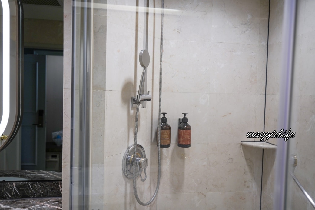 Lakeshore hoteldsc03215