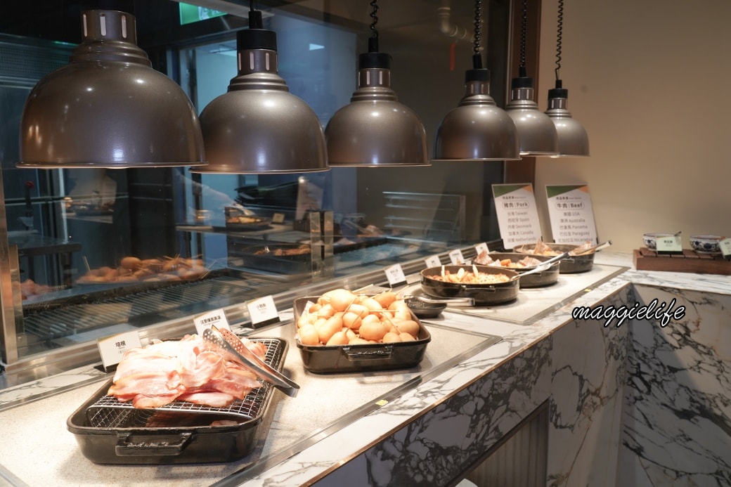 Lakeshore hotel breakfastdsc03546