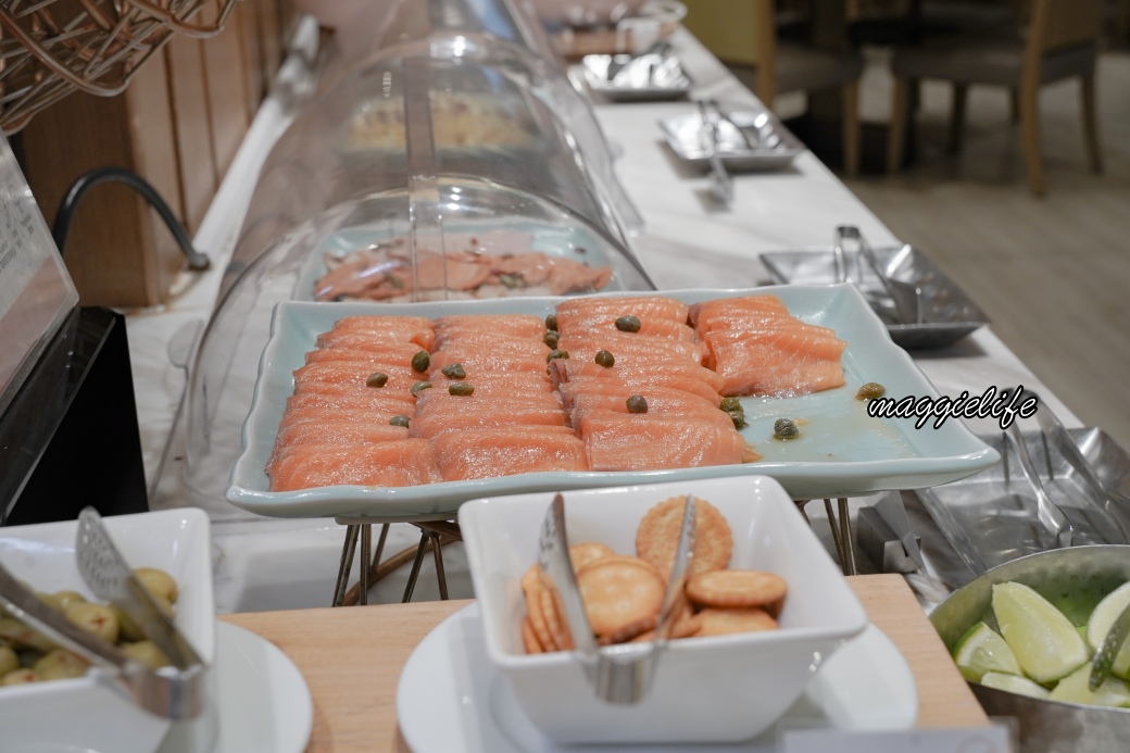Sunrise buffetdsc06867