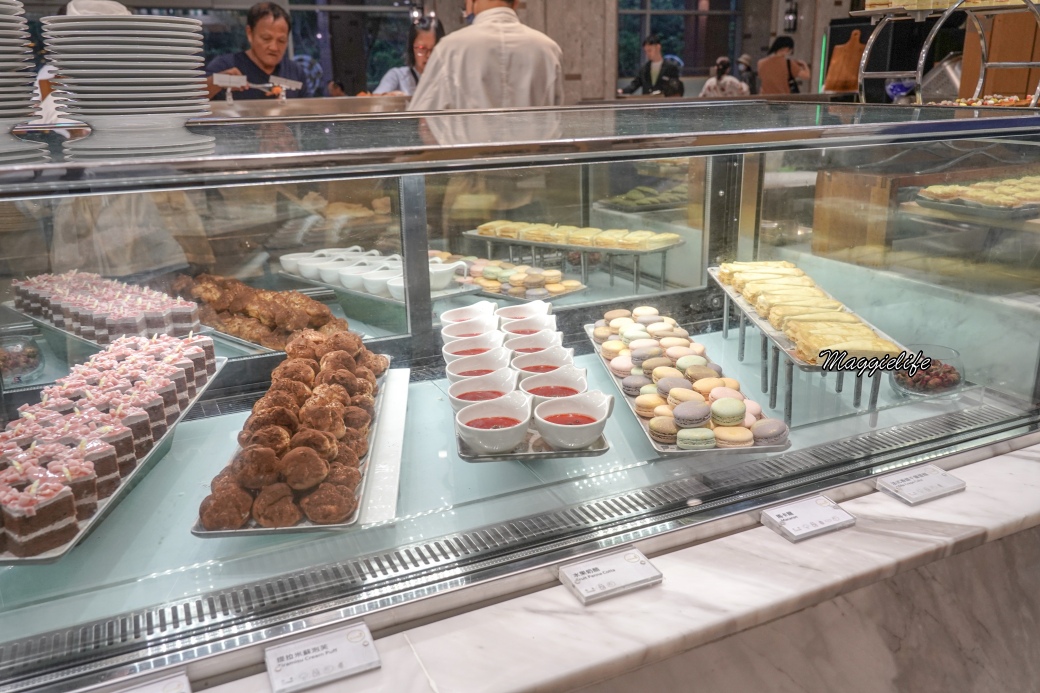 六福萬怡酒店吃到飽|敘日全日餐廳自助餐吃到飽,生食級干貝松葉蟹腳烤牡蠣海鮮控的天堂 - 第75張圖 Sunrise202510dsc01559