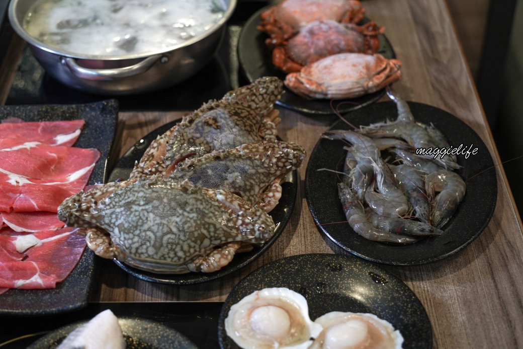 高雄玖玖香一品鍋火鍋吃到飽只要899不加服務費,就有紅蟳、花蟹、各式海鮮、和牛以及牛雞豬牛鴨通通吃到飽 - 第12張圖 高雄玖玖香一品鍋火鍋吃到飽只要899不加服務費,就有紅蟳、花蟹、各式海鮮、和牛以及牛雞豬牛鴨通通吃到飽