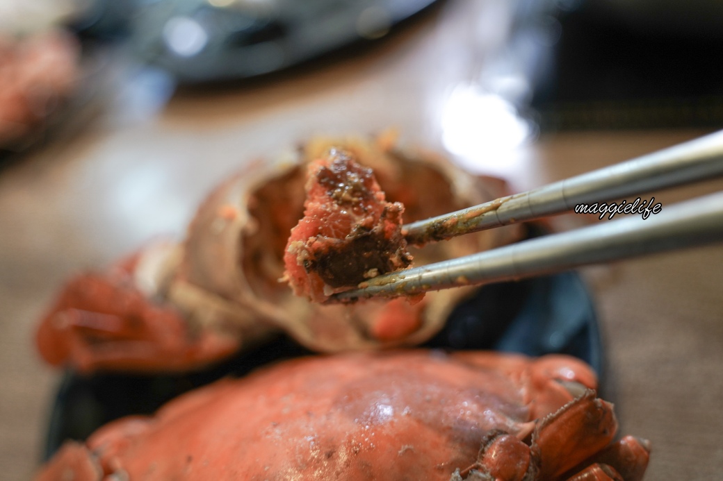 高雄玖玖香一品鍋火鍋吃到飽只要899不加服務費，就有紅蟳、花蟹、各式海鮮、和牛以及牛雞豬牛鴨通通吃到飽