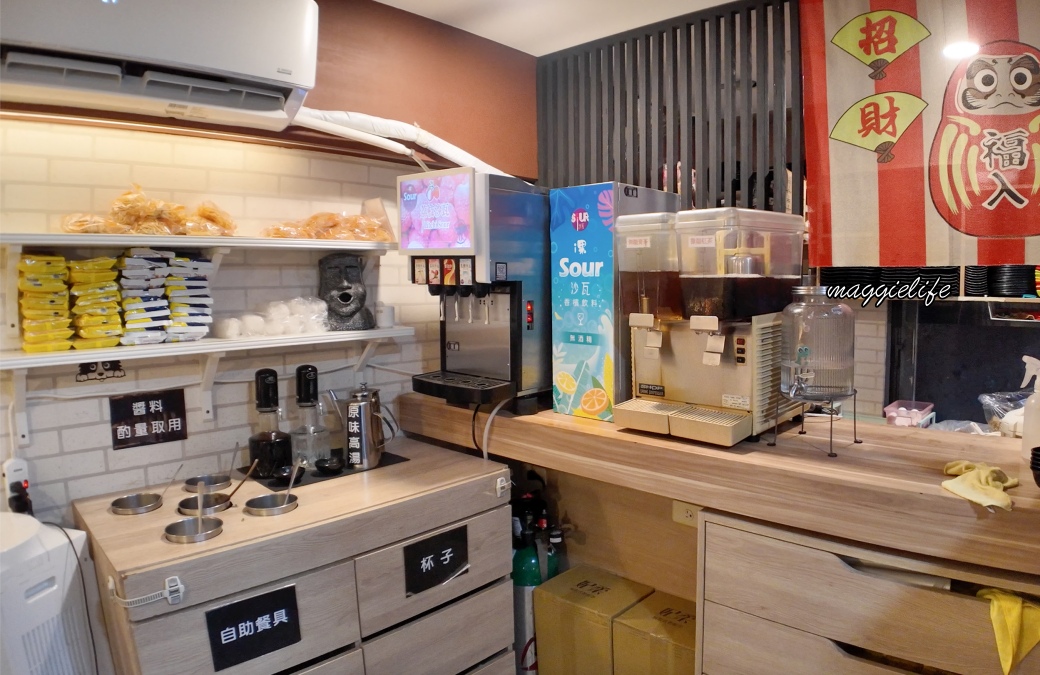 高雄玖玖香一品鍋火鍋吃到飽只要899不加服務費，就有紅蟳、花蟹、各式海鮮、和牛以及牛雞豬牛鴨通通吃到飽