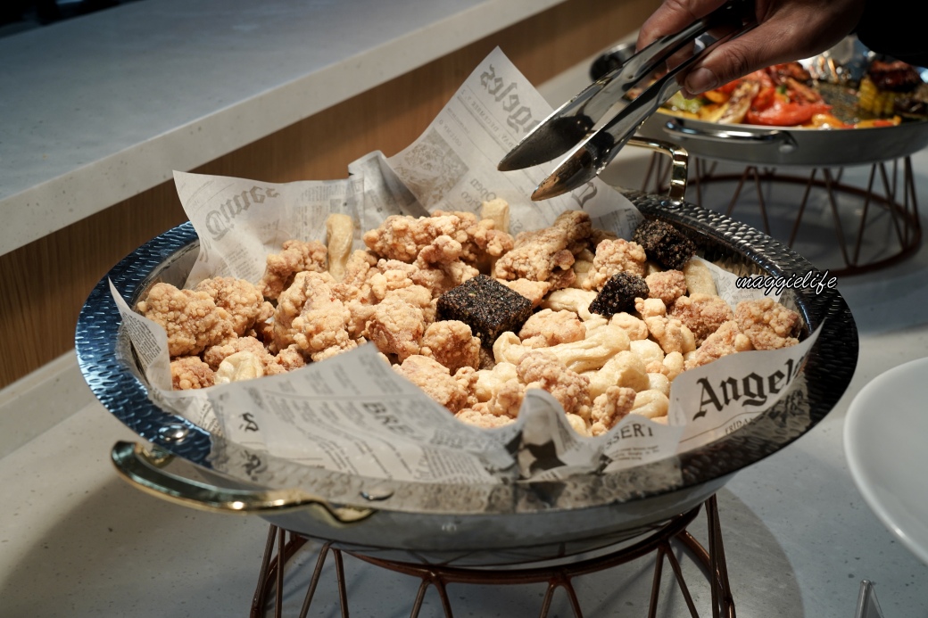 台北吃到飽｜育成蕃薯藤吃到飽還可以做公益，滷豬腳超級好吃，來支持慢飛小天使，內有影片