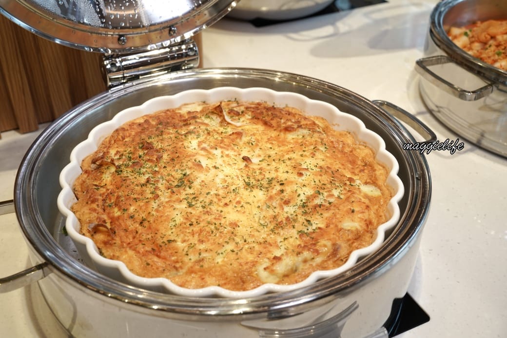 台北吃到飽｜育成蕃薯藤吃到飽還可以做公益，滷豬腳超級好吃，來支持慢飛小天使，內有影片