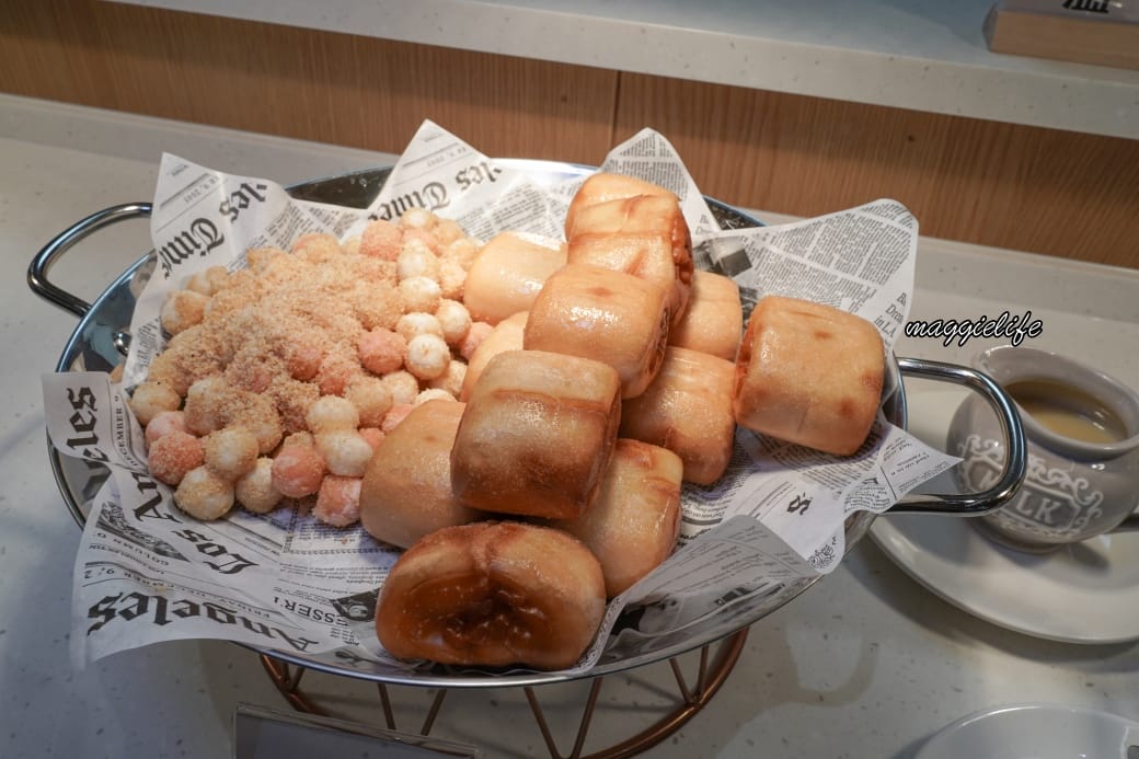 台北吃到飽｜育成蕃薯藤吃到飽還可以做公益，滷豬腳超級好吃，來支持慢飛小天使，內有影片