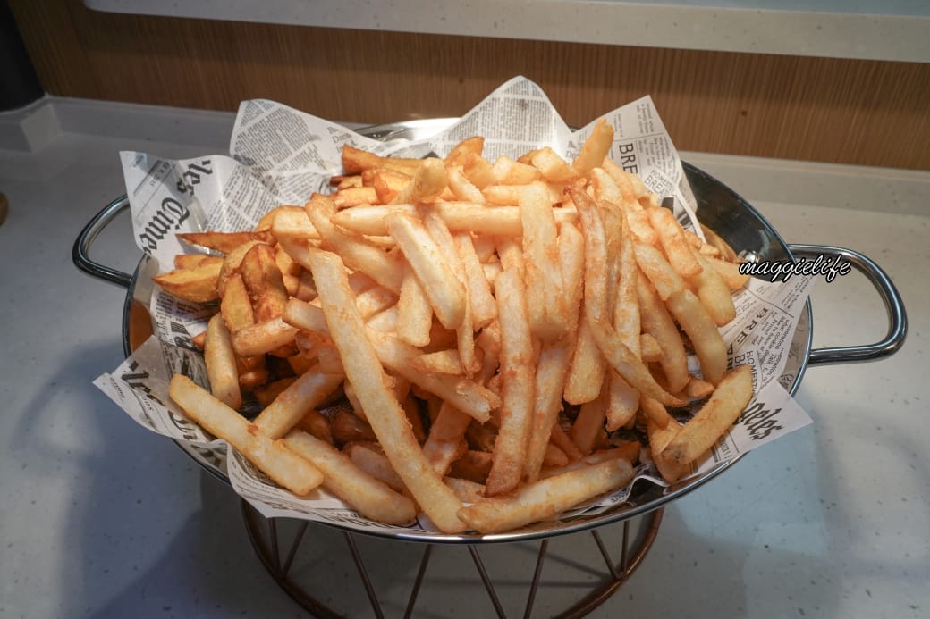 台北吃到飽｜育成蕃薯藤吃到飽還可以做公益，滷豬腳超級好吃，來支持慢飛小天使，內有影片