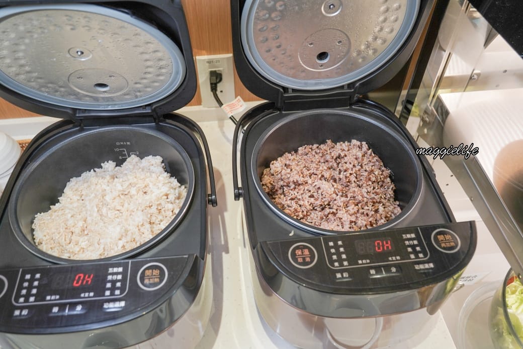 台北吃到飽｜育成蕃薯藤吃到飽還可以做公益，滷豬腳超級好吃，來支持慢飛小天使，內有影片