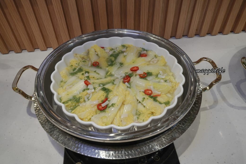 台北吃到飽｜育成蕃薯藤吃到飽還可以做公益，滷豬腳超級好吃，來支持慢飛小天使，內有影片