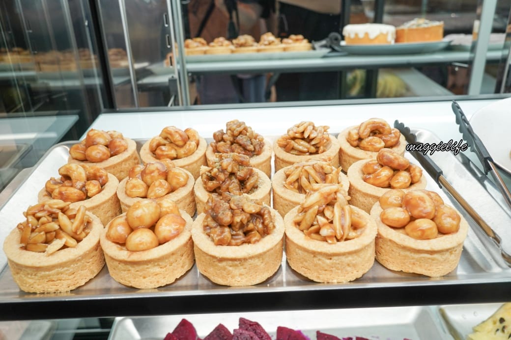 台北吃到飽｜育成蕃薯藤吃到飽還可以做公益，滷豬腳超級好吃，來支持慢飛小天使，內有影片