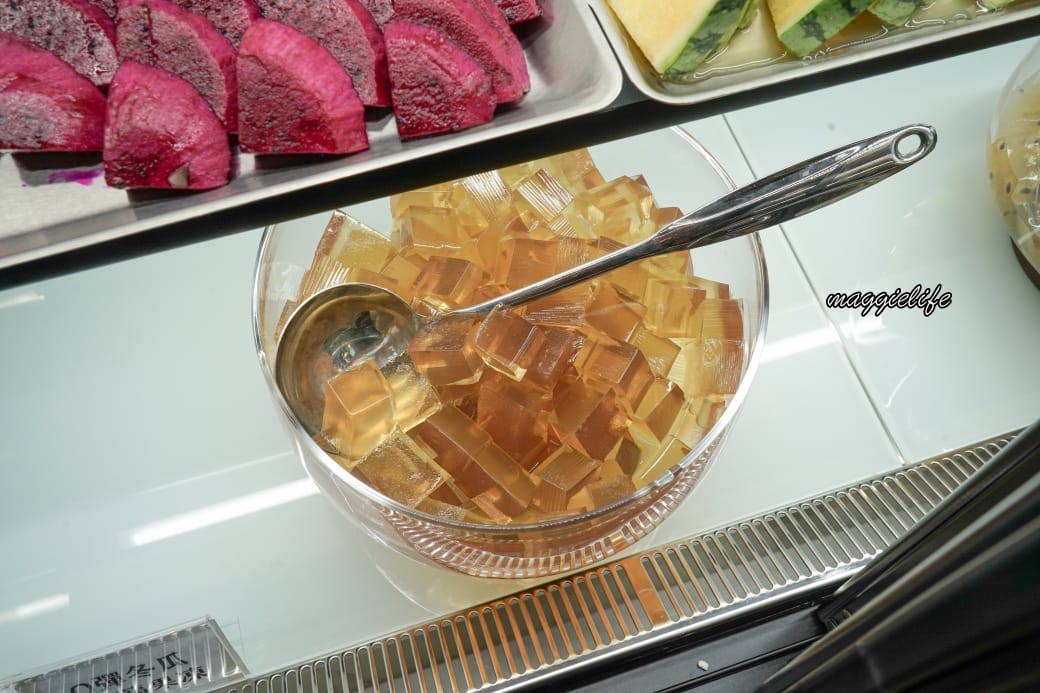 台北吃到飽｜育成蕃薯藤吃到飽還可以做公益，滷豬腳超級好吃，來支持慢飛小天使，內有影片