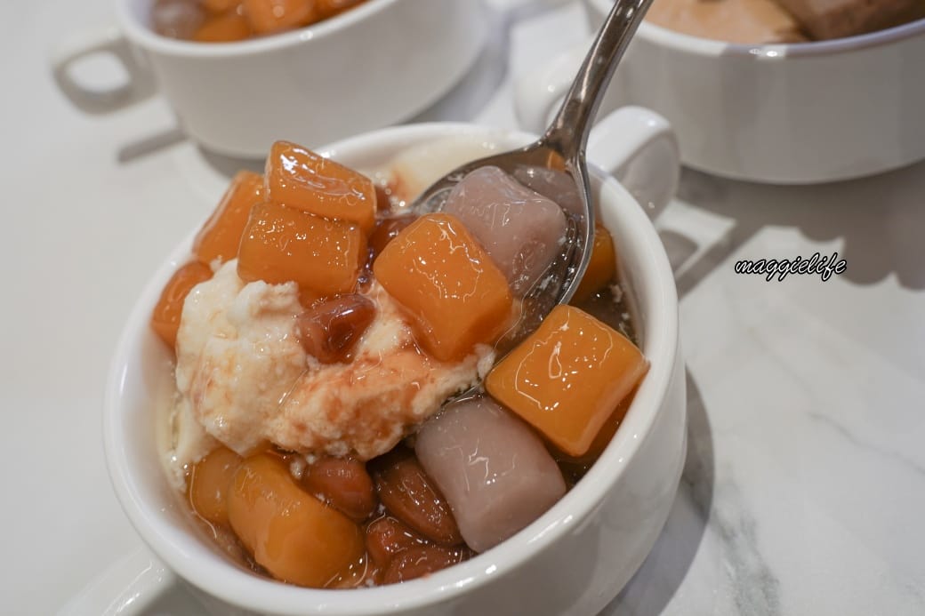 台北吃到飽｜育成蕃薯藤吃到飽還可以做公益，滷豬腳超級好吃，來支持慢飛小天使，內有影片