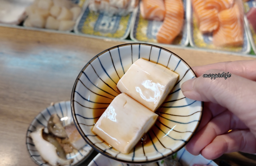 漁匠甘霖｜迪化街永樂市場日料推薦，隱藏版海鮮丼飯超級好吃，滿滿鮮魚當日市場直送必吃，菜單