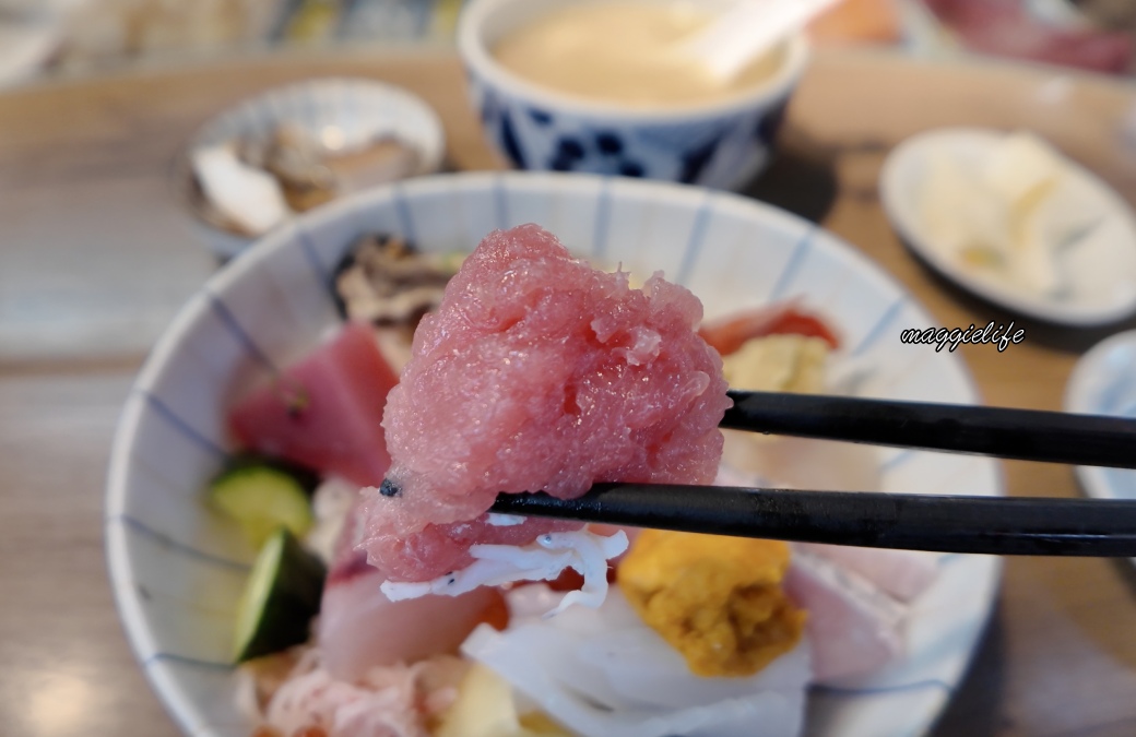 漁匠甘霖｜迪化街永樂市場日料推薦，隱藏版海鮮丼飯超級好吃，滿滿鮮魚當日市場直送必吃，菜單