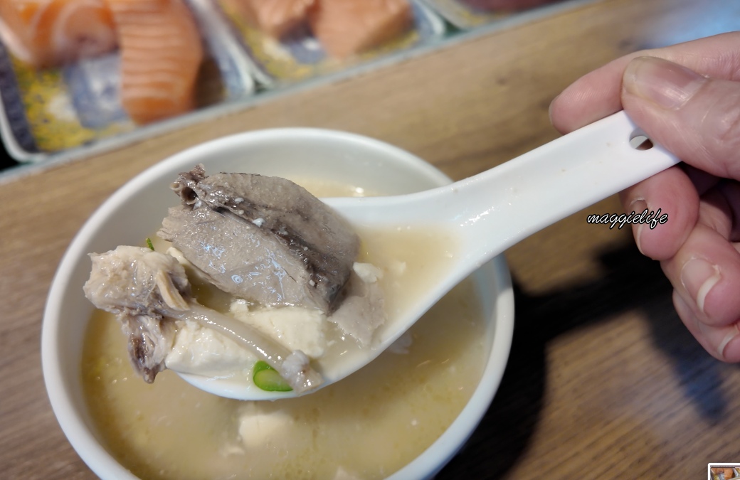 漁匠甘霖｜迪化街永樂市場日料推薦，隱藏版海鮮丼飯超級好吃，滿滿鮮魚當日市場直送必吃，菜單