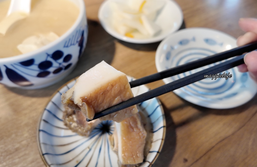 漁匠甘霖｜迪化街永樂市場日料推薦，隱藏版海鮮丼飯超級好吃，滿滿鮮魚當日市場直送必吃，菜單