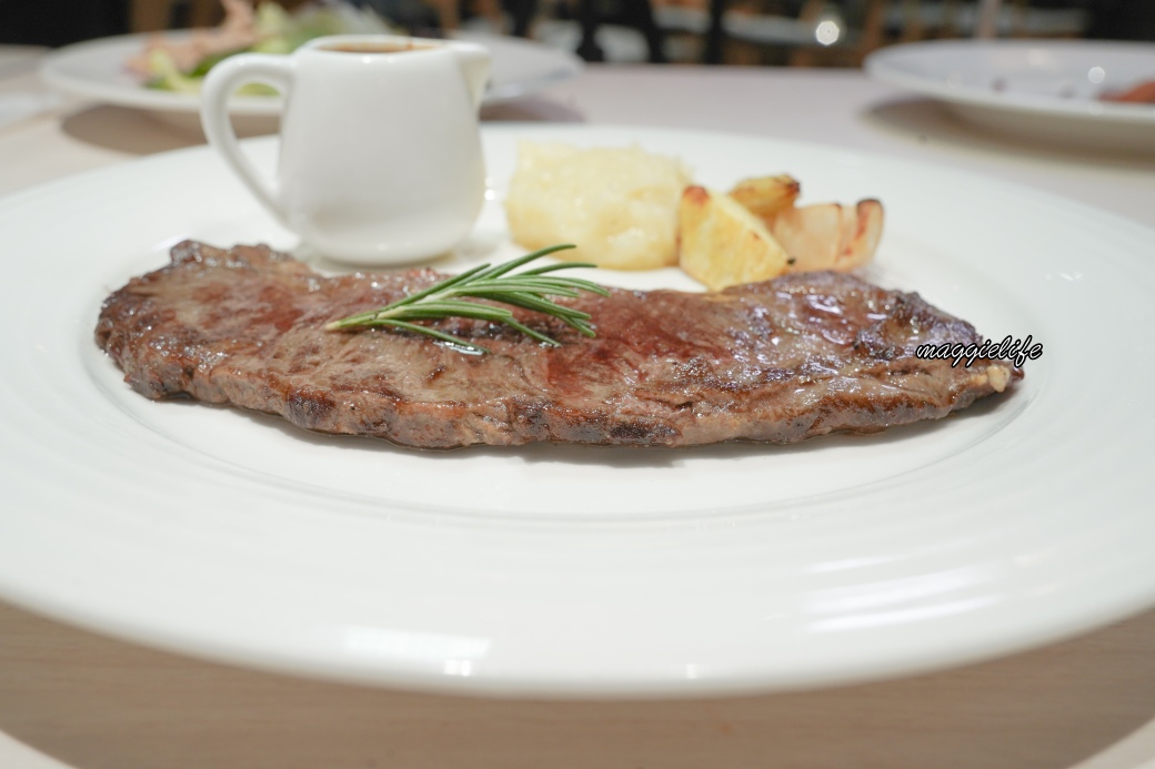 㵘光MÀN LIGHT桃園八德新開Semi Buffet全台最美湖景景觀自助餐吃到飽餐廳