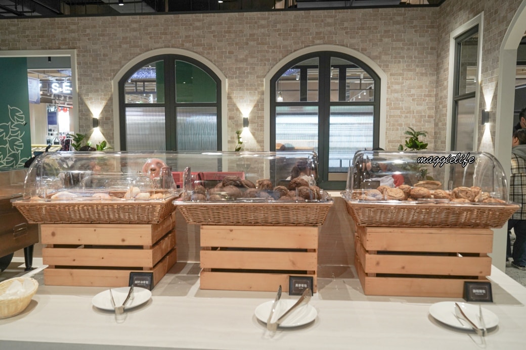 TOK牛排加自助吧吃到飽最低398，限時100分鐘只有沙拉、麵包、水果吃到飽、飲料無限暢飲