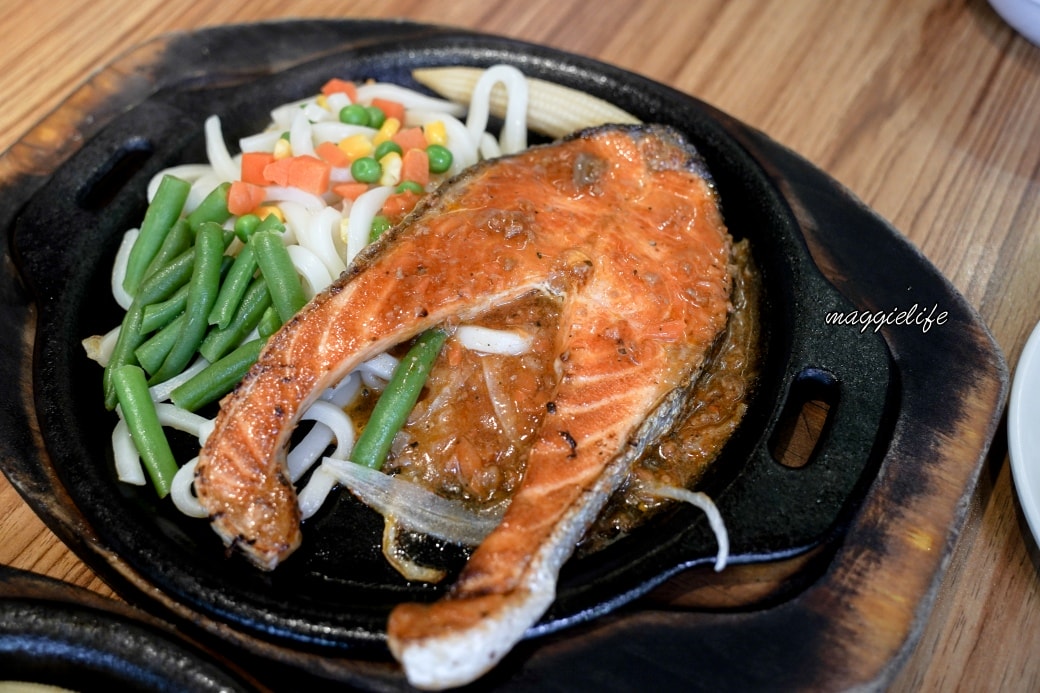 貴族世家蘆洲長榮店牛排家沙拉吧吃到飽｜380可以吃到超過百種食材，隨便吃都回本超級CP值爆炸高，吃到賺到