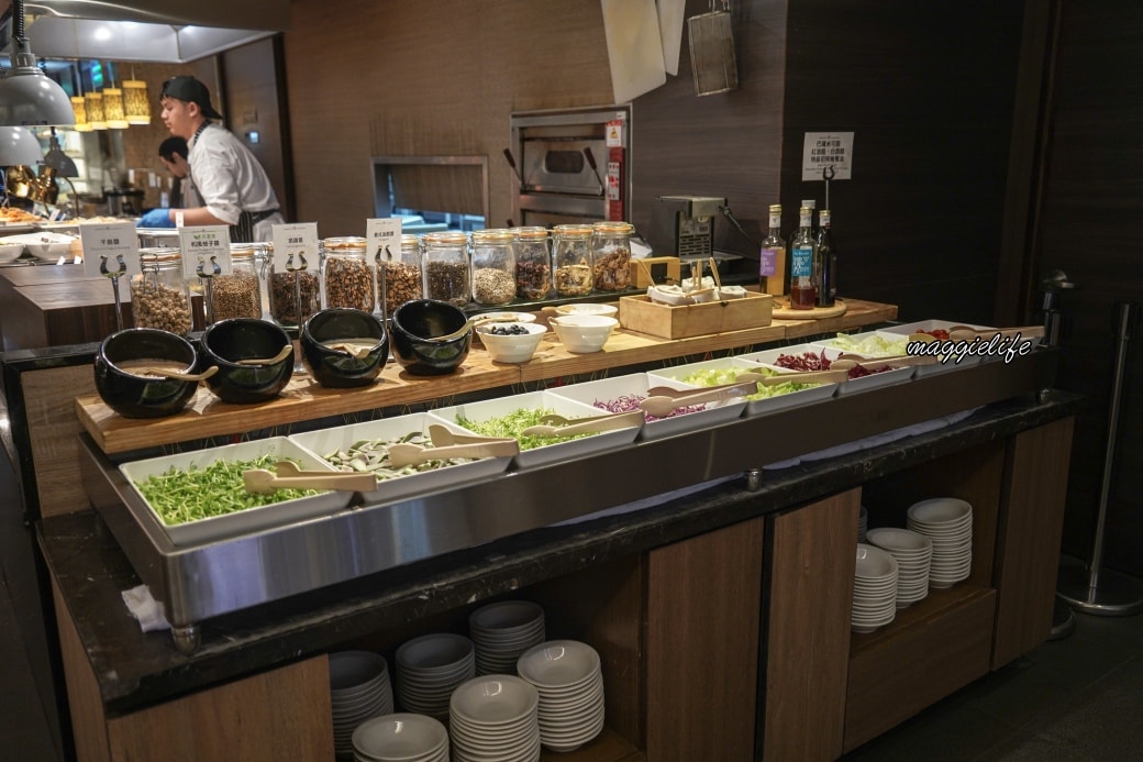 大板根森林溫泉酒店太子餐廳吃到飽｜不到千元超過50道自助餐吃到飽｜優惠一日券露天溫泉SPA・雙人湯屋