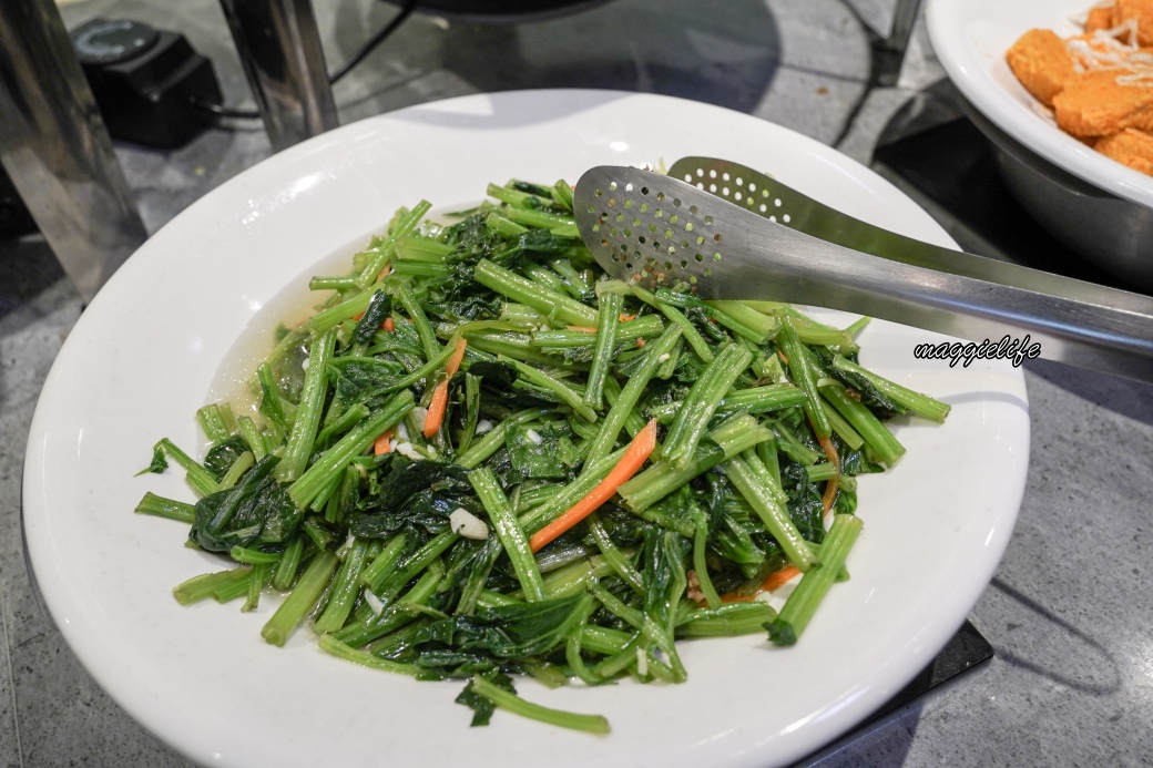 貴族世家蘆洲長榮店牛排家沙拉吧吃到飽｜380可以吃到超過百種食材，隨便吃都回本超級CP值爆炸高，吃到賺到