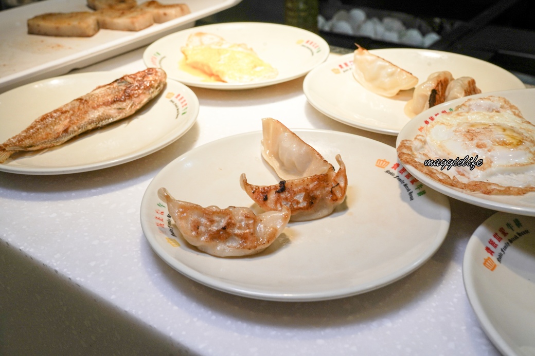 貴族世家蘆洲長榮店牛排家沙拉吧吃到飽｜380可以吃到超過百種食材，隨便吃都回本超級CP值爆炸高，吃到賺到