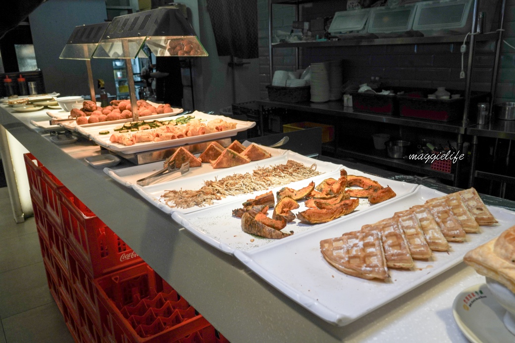 貴族世家蘆洲長榮店牛排家沙拉吧吃到飽｜380可以吃到超過百種食材，隨便吃都回本超級CP值爆炸高，吃到賺到