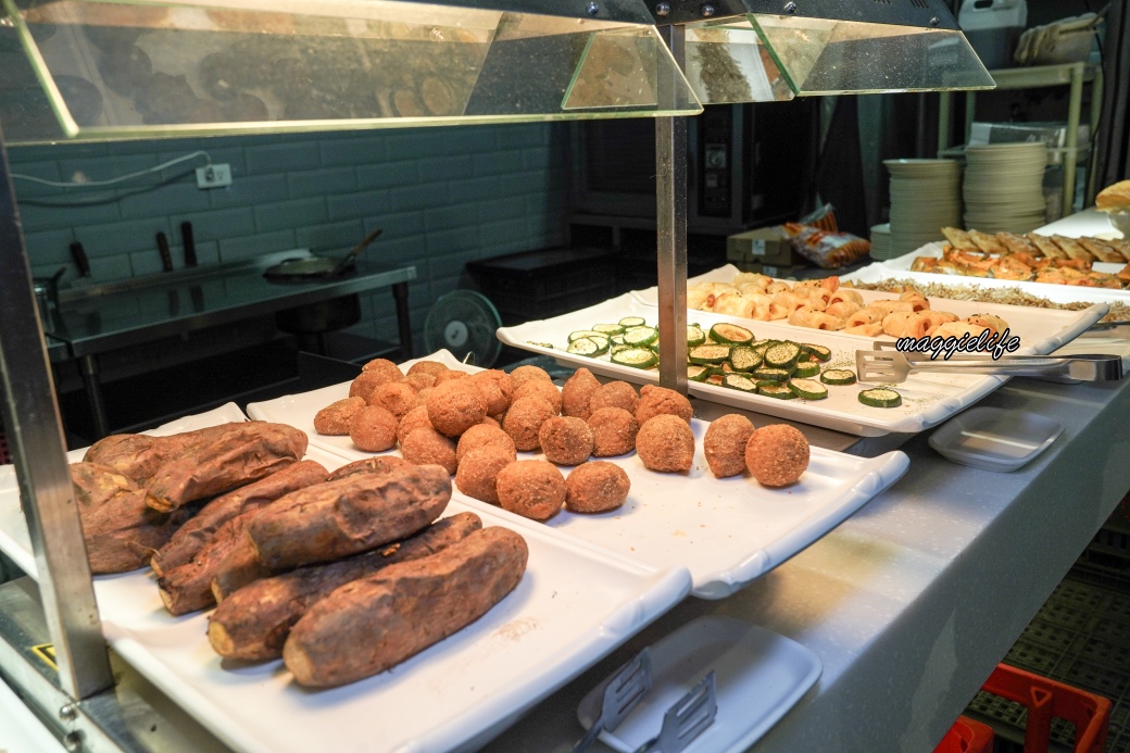 貴族世家蘆洲長榮店牛排家沙拉吧吃到飽｜380可以吃到超過百種食材，隨便吃都回本超級CP值爆炸高，吃到賺到