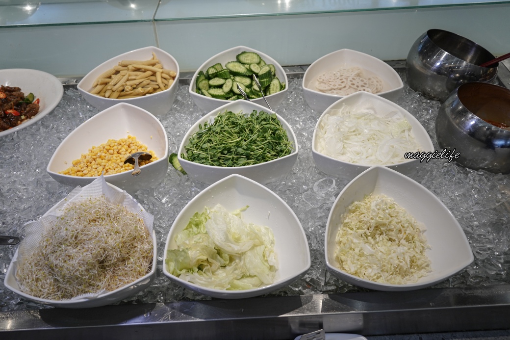 貴族世家蘆洲長榮店牛排家沙拉吧吃到飽｜380可以吃到超過百種食材，隨便吃都回本超級CP值爆炸高，吃到賺到