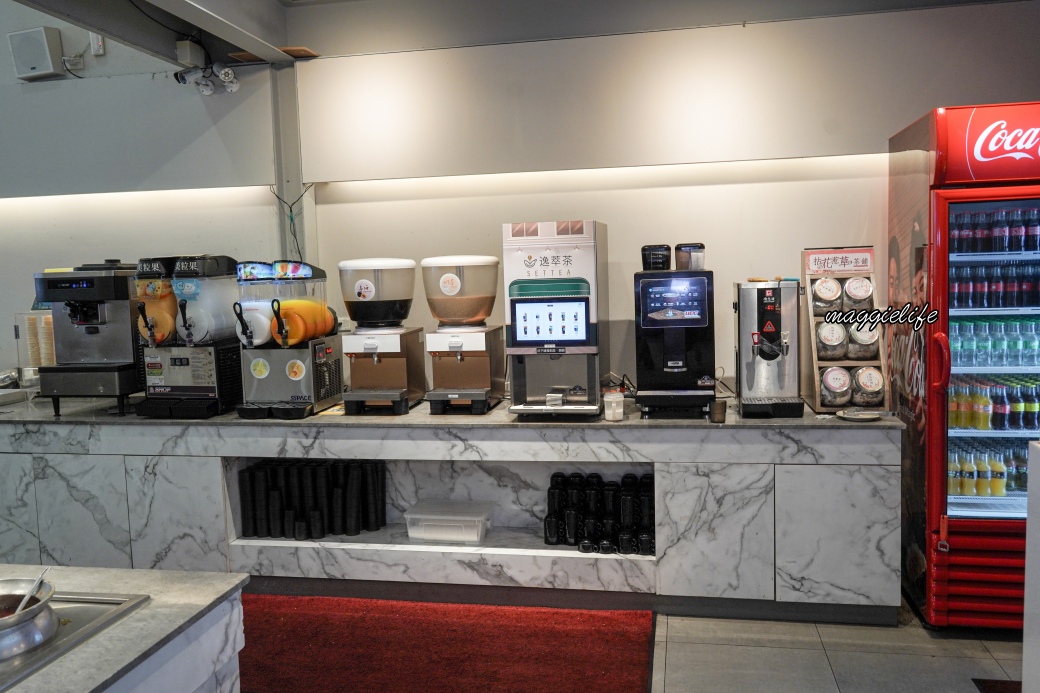 貴族世家蘆洲長榮店牛排家沙拉吧吃到飽｜380可以吃到超過百種食材，隨便吃都回本超級CP值爆炸高，吃到賺到