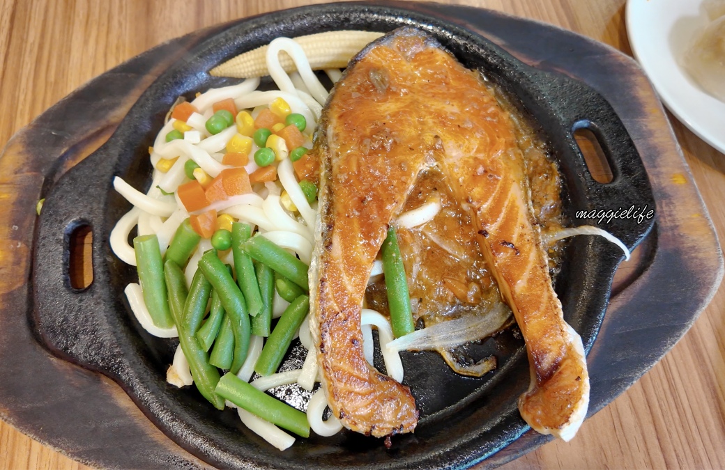 貴族世家蘆洲長榮店牛排家沙拉吧吃到飽｜380可以吃到超過百種食材，隨便吃都回本超級CP值爆炸高，吃到賺到