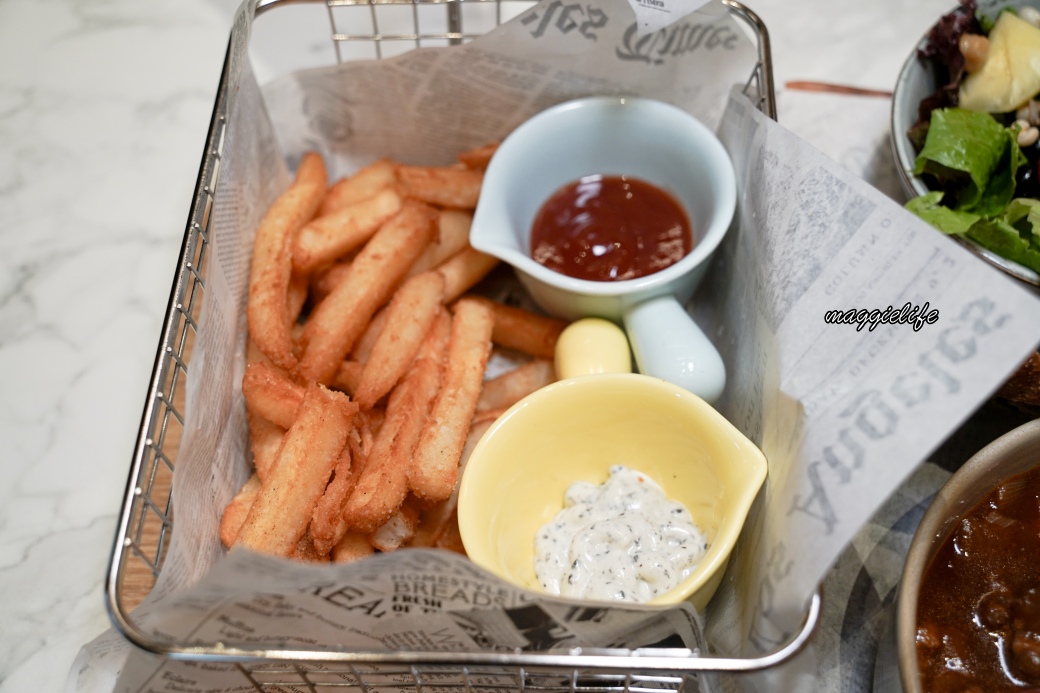 育成蕃薯藤餐廳下午茶｜220起就有餐點加有機咖啡養生茶無限暢飲甜品吃到飽CP值爆炸高