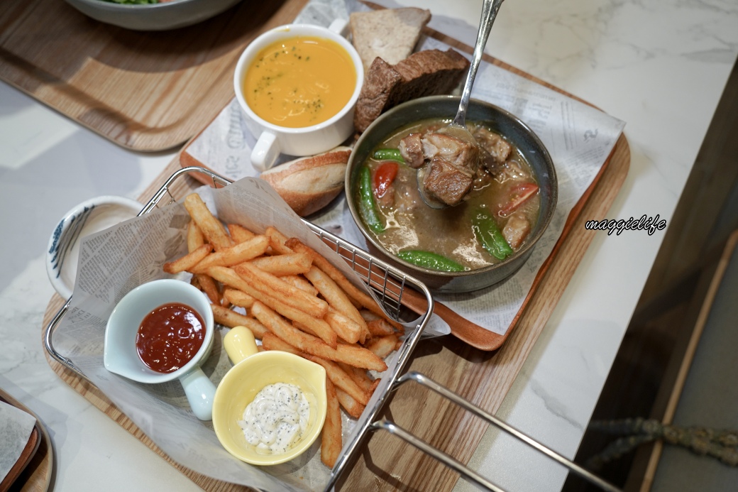 育成蕃薯藤餐廳下午茶｜220起就有餐點加有機咖啡養生茶無限暢飲甜品吃到飽CP值爆炸高