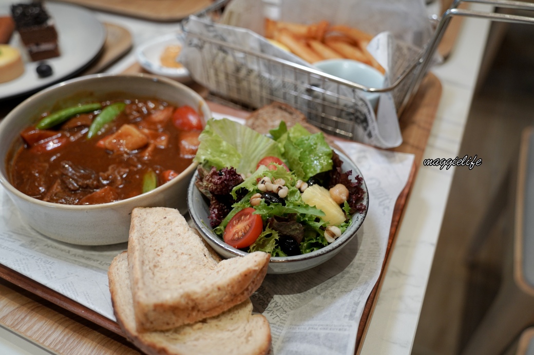 育成蕃薯藤餐廳下午茶｜220起就有餐點加有機咖啡養生茶無限暢飲甜品吃到飽CP值爆炸高