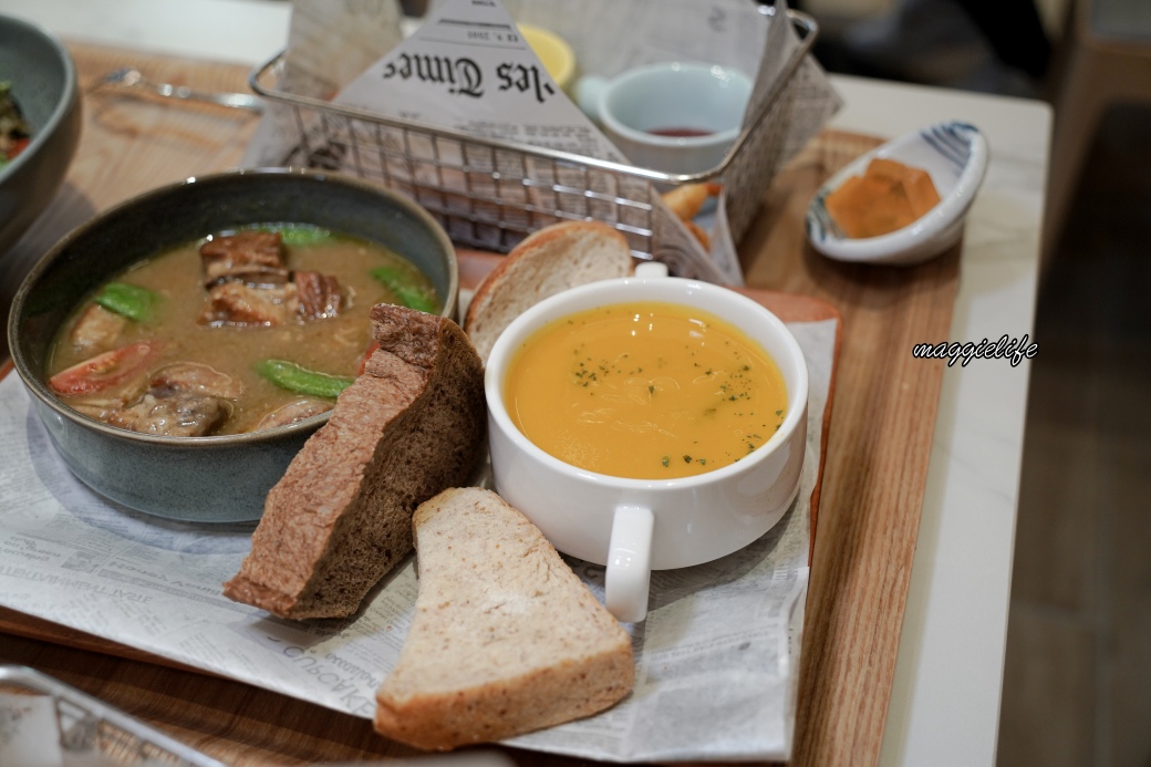 育成蕃薯藤餐廳下午茶｜220起就有餐點加有機咖啡養生茶無限暢飲甜品吃到飽CP值爆炸高