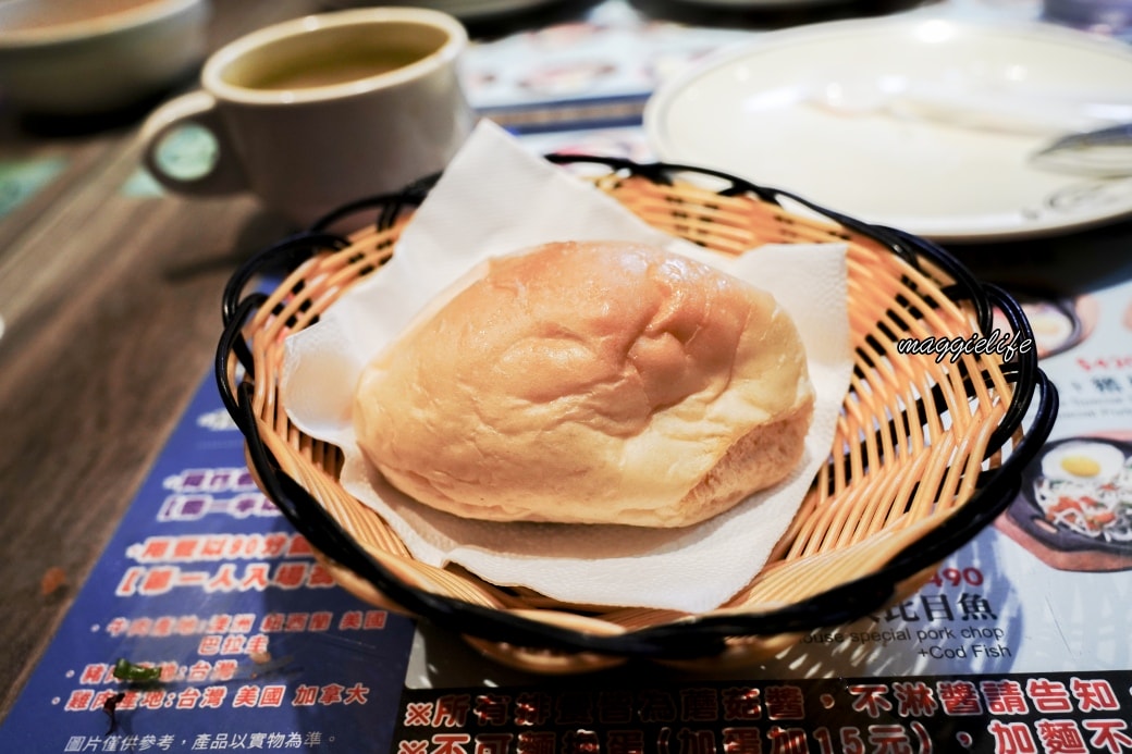 板橋一水創意牛排｜280沙拉吧吃到飽加20元就有牛排可以吃，府中站美食超便宜