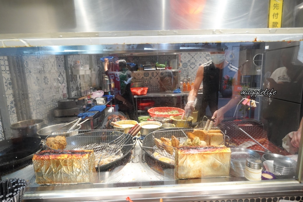 蔡記迪化街古早味蚵嗲|大稻埕迪化街必吃古早味美食小吃 - 第4張圖 蔡記迪化街古早味蚵嗲|大稻埕迪化街必吃古早味美食小吃
