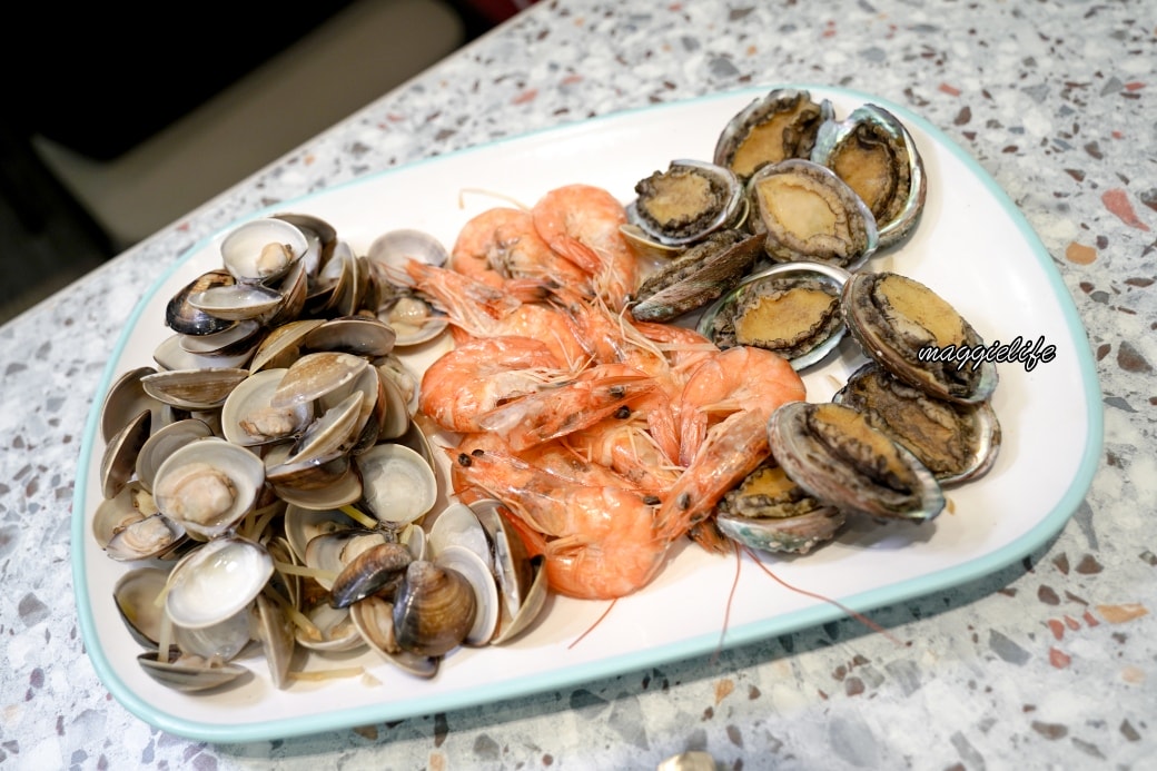 牛羊爭霸桃園龜山店｜599不加服務費牛羊海鮮鮑魚超級痛風鍋，全台CP值最高