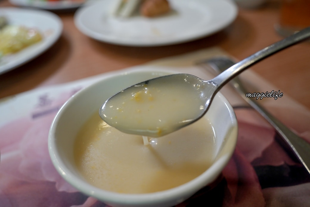 台北兄弟飯店薔薇廳輕食下午茶吃到飽,只要450,吃的到超夯的波奇碗、藍莓碗多種熱食冷盤沙拉 - 第35張圖 台北兄弟飯店薔薇廳輕食下午茶吃到飽,只要450,吃的到超夯的波奇碗、藍莓碗多種熱食冷盤沙拉