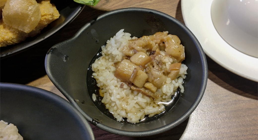 肉多多火鍋｜不限時間吃到飽只要299起，平日假日都有，還有路易莎咖啡可以喝！