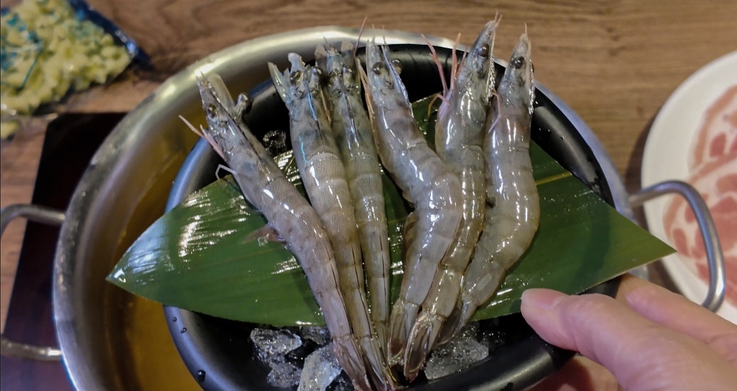 肉多多火鍋｜不限時間吃到飽只要299起，平日假日都有，還有路易莎咖啡可以喝！