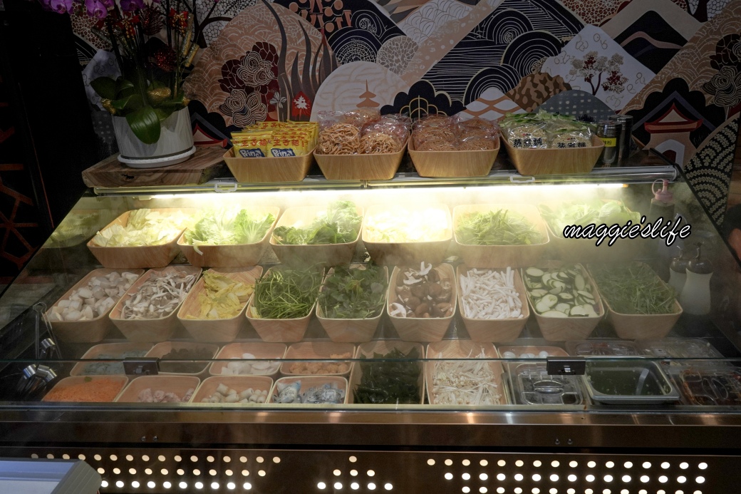 嗨蝦蝦百匯火鍋吃到飽三創店｜699起和牛、生魚片、干貝、天使蝦、黑鮪魚、火鍋吃到飽啤酒無限暢飲