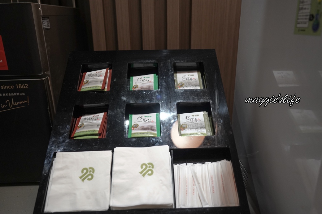 桃園尊爵飯店四季咖啡廳吃到飽｜千元有現煎干貝、海膽、松葉蟹腳只開六日午餐吃到賺到