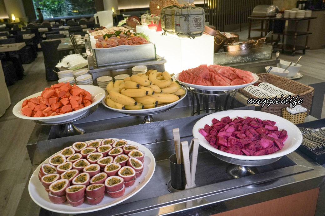 桃園尊爵飯店四季咖啡廳吃到飽｜千元有現煎干貝、海膽、松葉蟹腳只開六日午餐吃到賺到